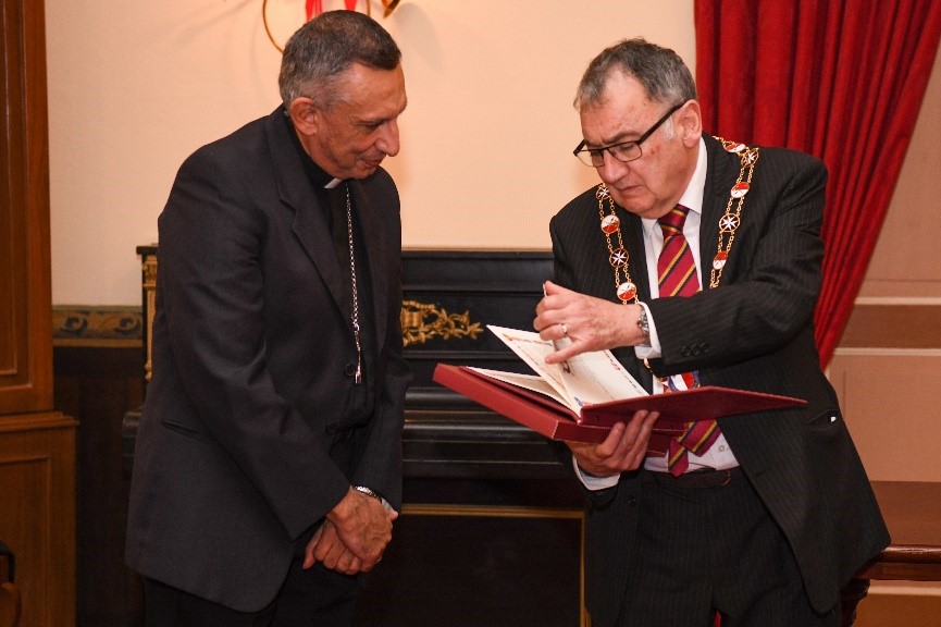 Read more about the article Presentation to Bishop of Gozo on behalf of Diocese of Gozo (29/10/21)